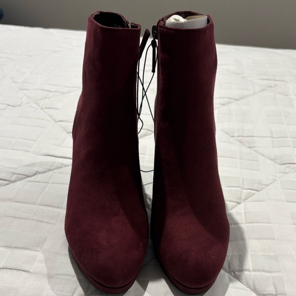 NWT Violet & Red Maroon Booties 8.5 - Picture 3 of 6